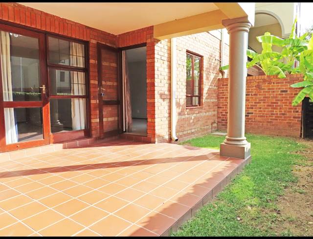 2 BEDROOM APARTMENT FOR SALE IN BRYANSTON